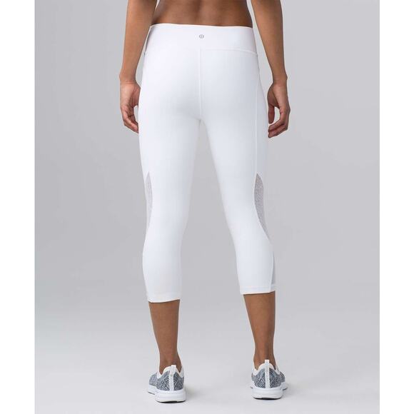 Lululemon Twist & Train Crop (19"). Size 10 EUC. White - Picture 5 of 6